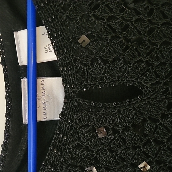 EMMA JAMES Beaded Crochet Overlay Keyhole Scallop Peekaboo Sequin Sweater - Picture 6 of 10